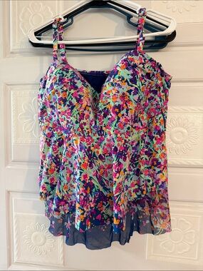 Kenneth Cole reaction bathing suit top size 2x